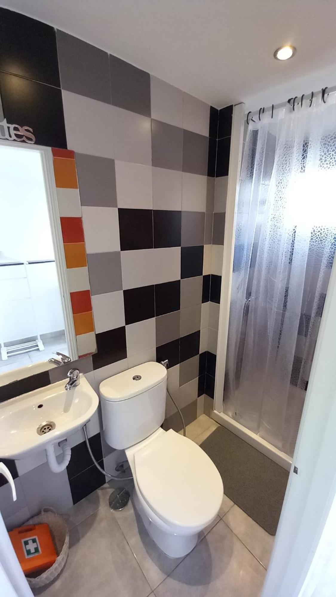 Privat bolig Alvito - Comfortable With Private Bathroom Lisboa